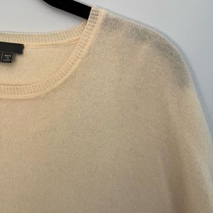 Vince. Brand 100% cashmere sweater